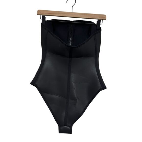 NWT SKIMS Rubberized Scuba Swim Strapless One Piece in Onyx - Size M - Picture 5 of 12